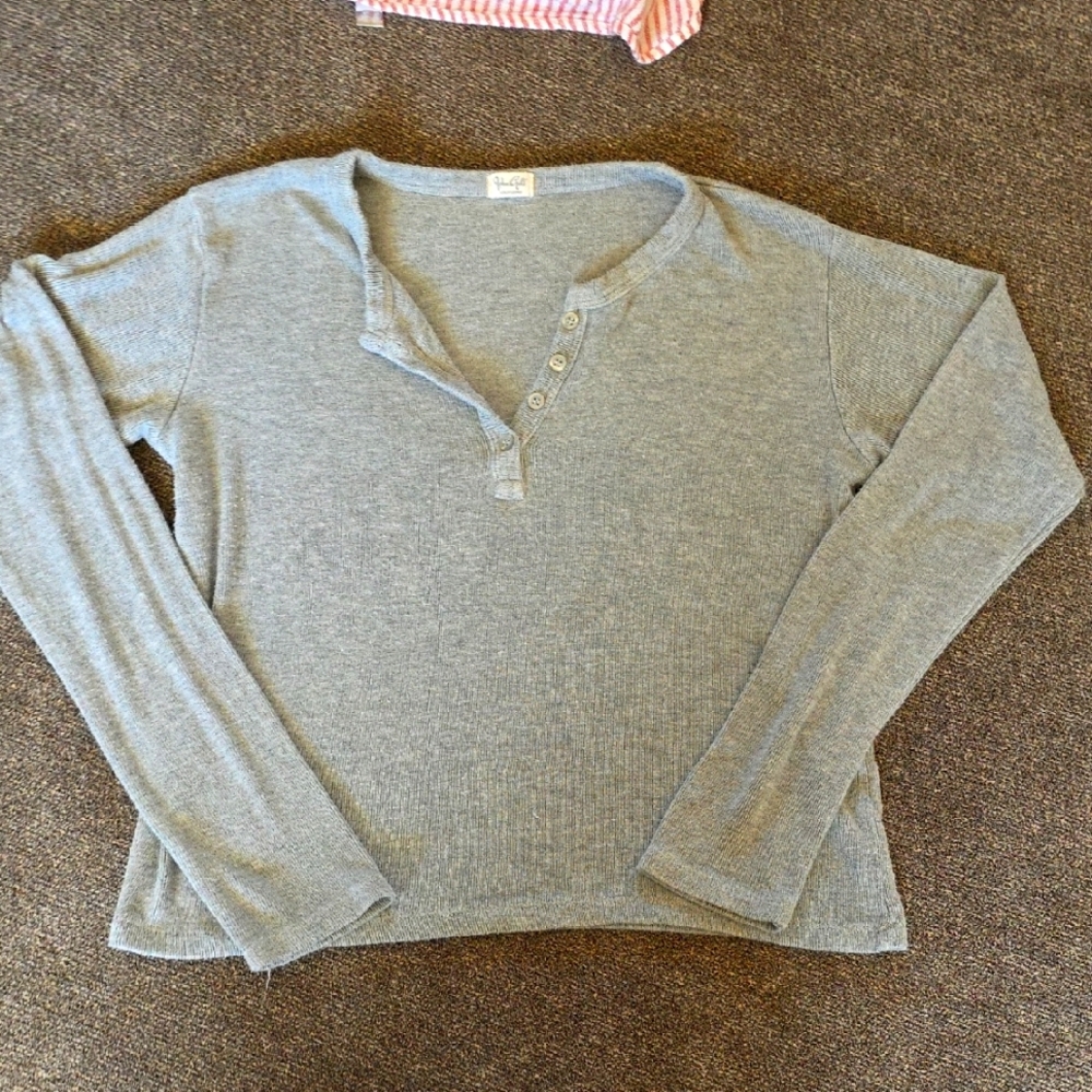 Brandy Melville Light Gray Henley Thermal Crop Sweatshirt John Galt